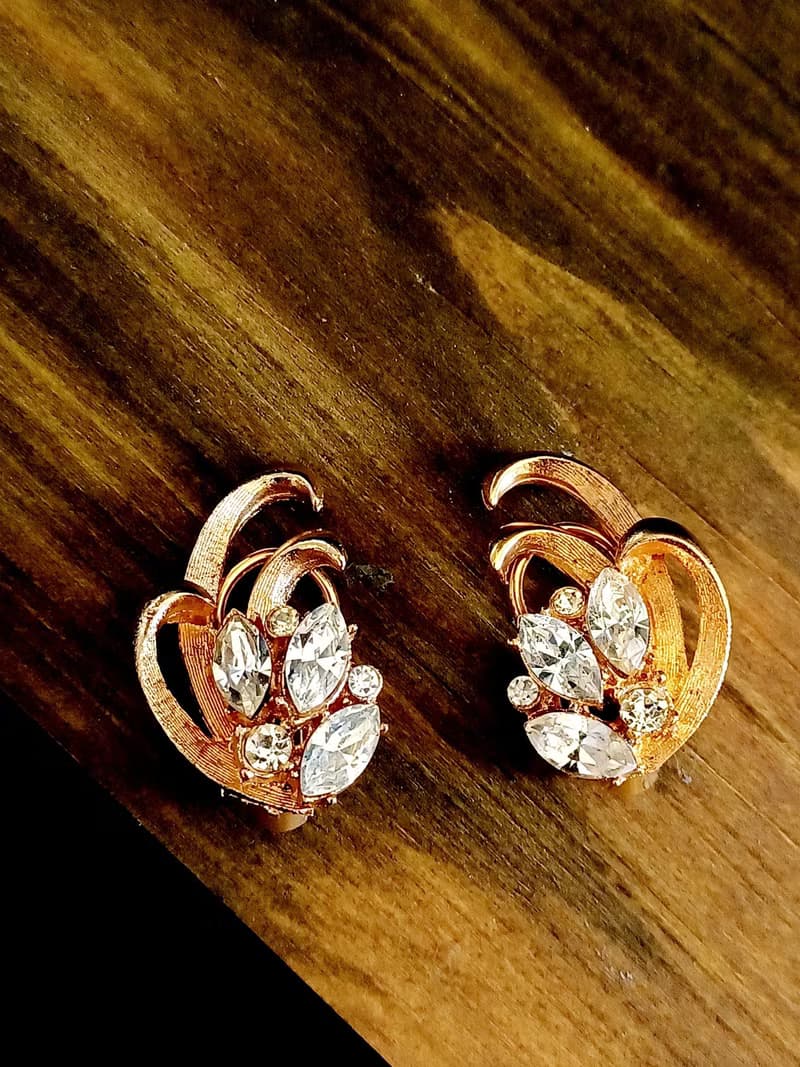 vintage jewelry  BSK 金色盛開花卉萊茵 夾式耳環