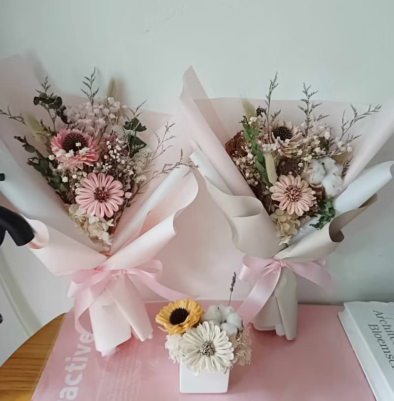 永生向日葵太陽花玫瑰滿天星花束 求婚結婚捧花外拍生日畢業禮物a