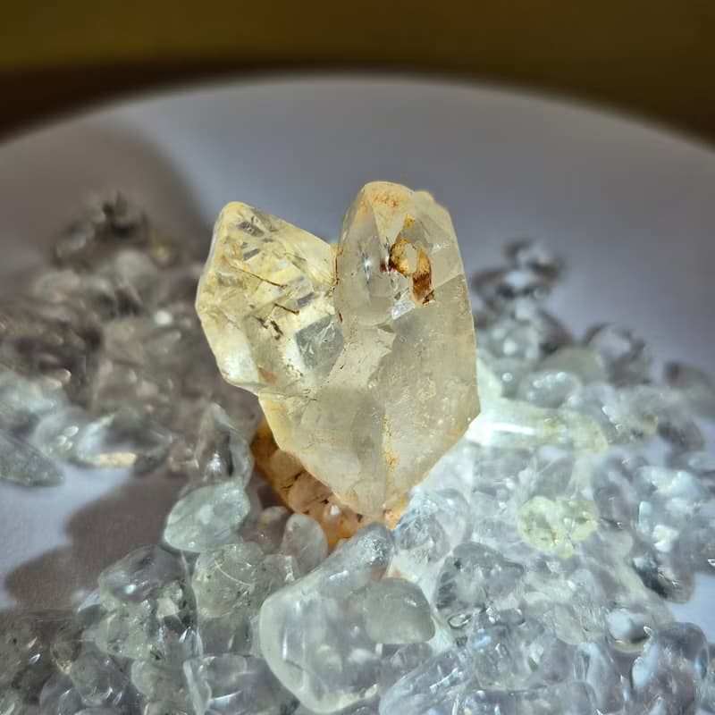 •愛心形紅泥骸骨水晶• 水晶原礦 可作迷你聚寶盆 水晶盆栽