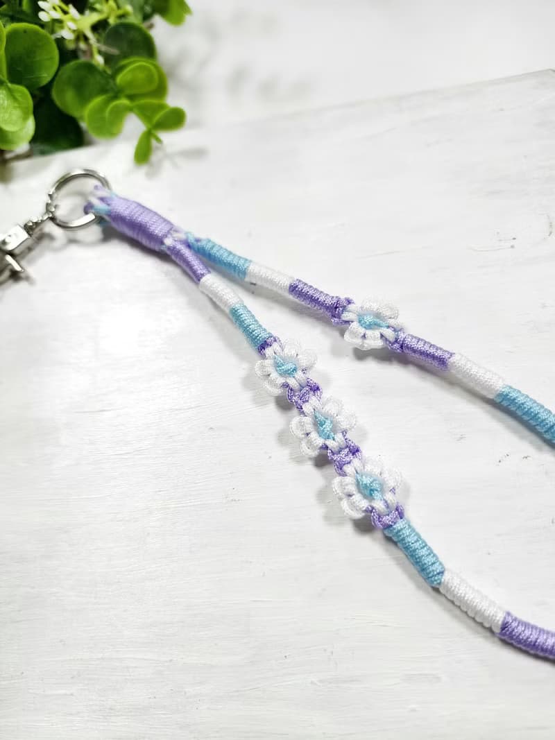 Paris*Le Bonheun。細繩的纏繞。編織手腕繩。頸繩(小清新花花兒)