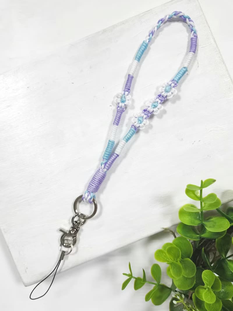 Paris*Le Bonheun。細繩的纏繞。編織手腕繩。頸繩(小清新花花兒)