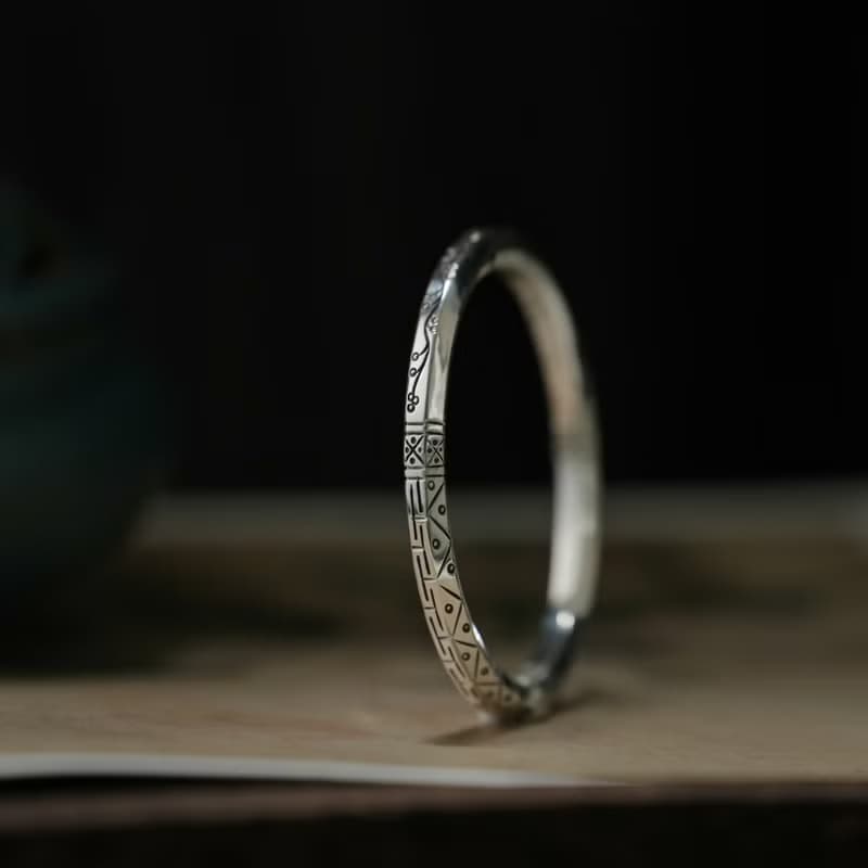 手工純銀鏨刻幾何紋樣六棱手環
