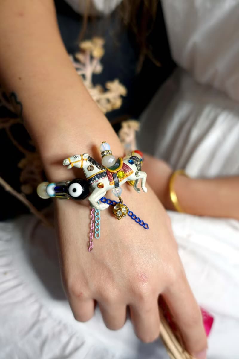 法國古董老件旋轉木馬獅子綴施華洛水晶文青小清新小花動物手鍊