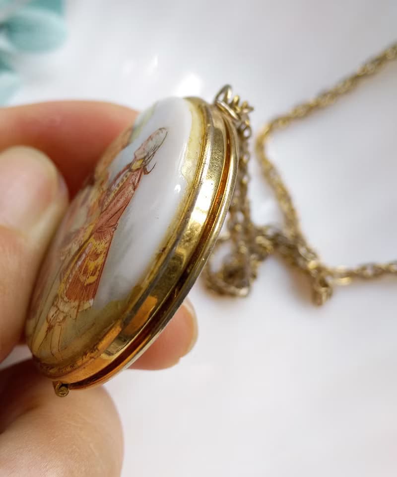 【西洋古董飾品】Locket  伯爵與夫人 相片墜 項鍊