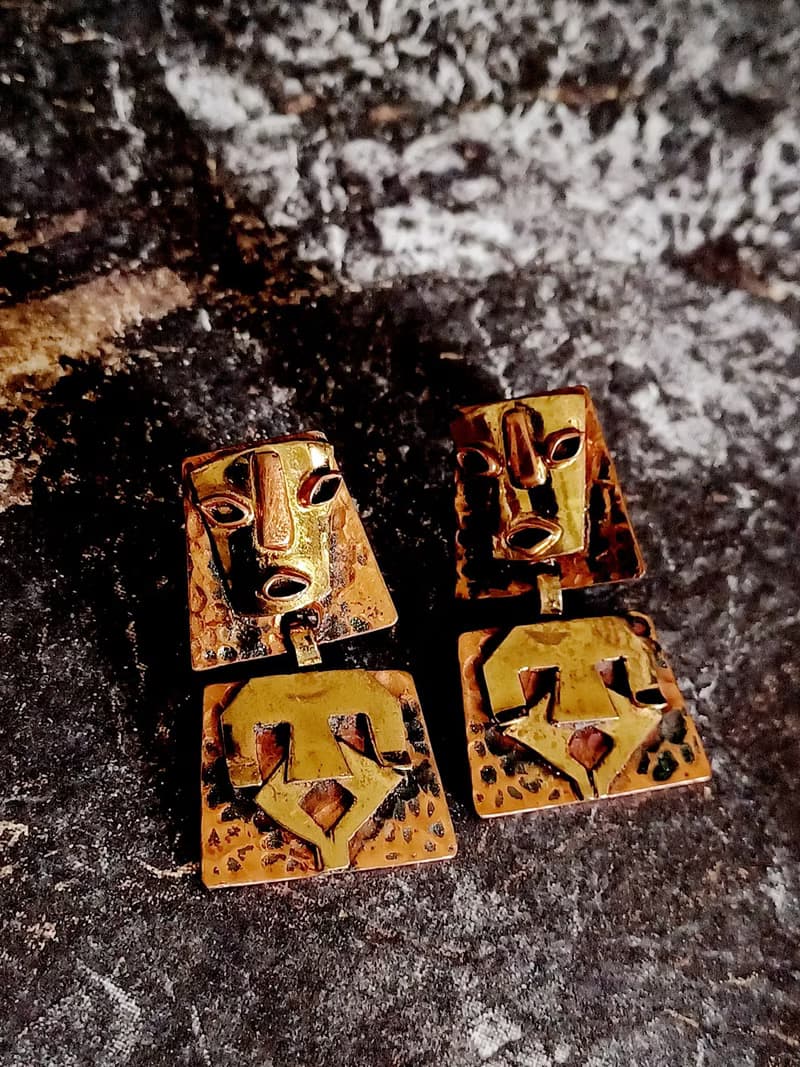 vintage jewelry  古董黃銅馬雅人 夾式耳環