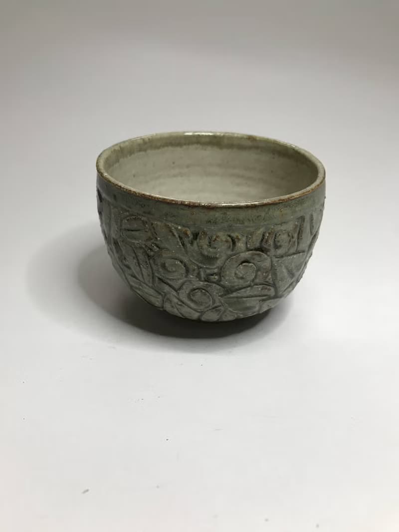 曾永鴻  灰釉刻花杯