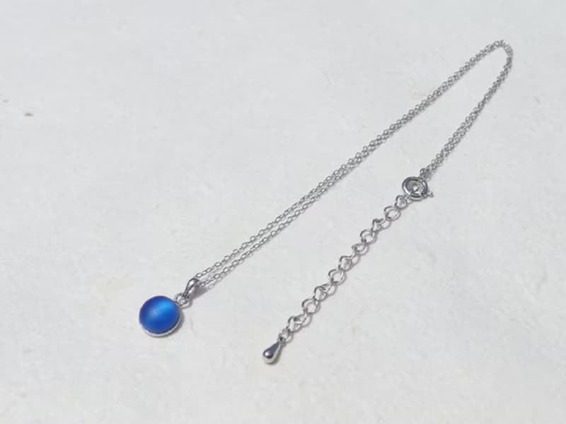 ふわふわガラス(ふわり【そら】)チェーンネックレス【大きさ選べます】【綿紐、シルバー925選べます】【受注制作】