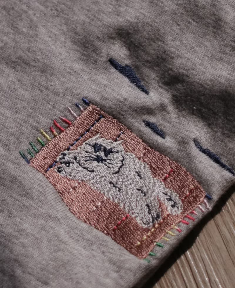 Stay cozy /  上衣  刺繡 T-SHIRT  (中性版)