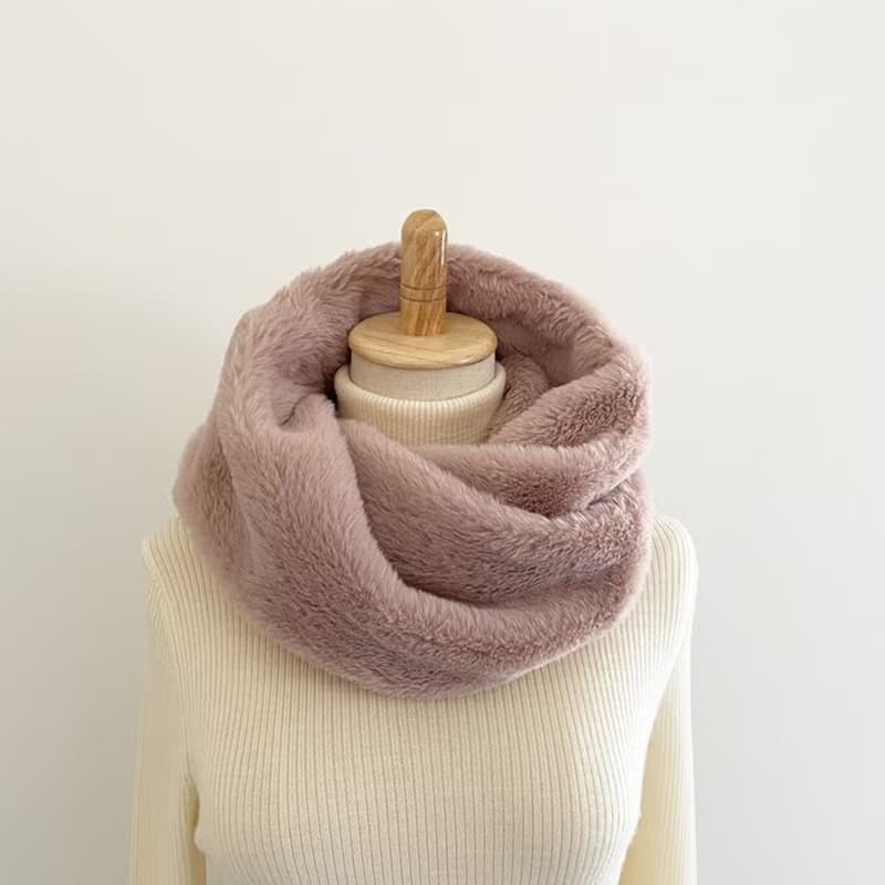 ふわふわ　くすみピンク　ファーのスヌード