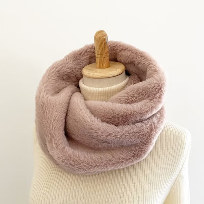 ふわふわ　くすみピンク　ファーのスヌード