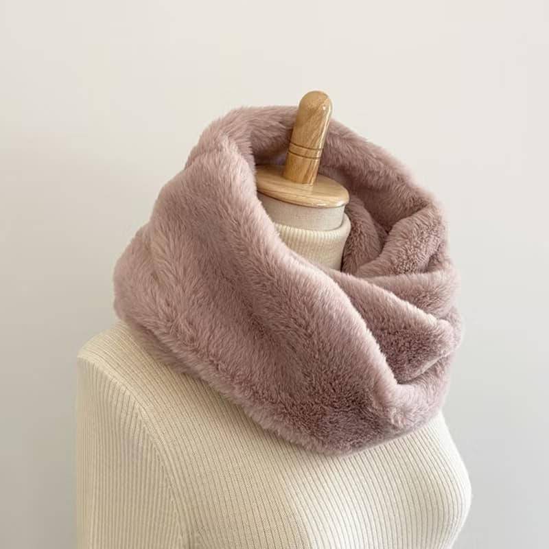 ふわふわ　くすみピンク　ファーのスヌード