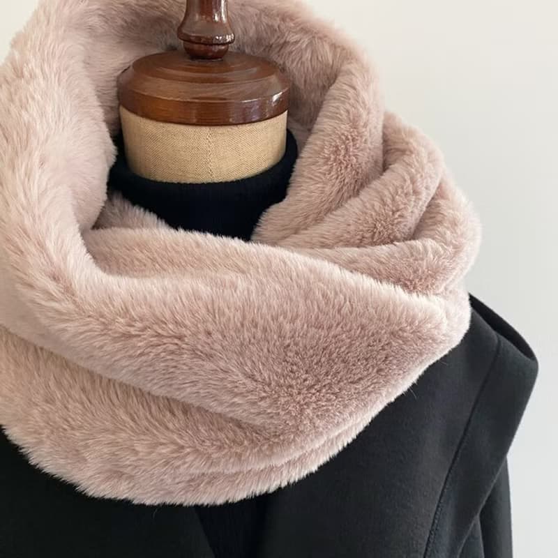 ふわふわ　くすみピンク　ファーのスヌード