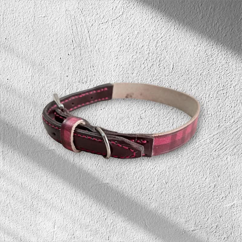 本革　小型犬　首輪　手染め　赤　チェック　イタリアヌメ革　チョコレート色