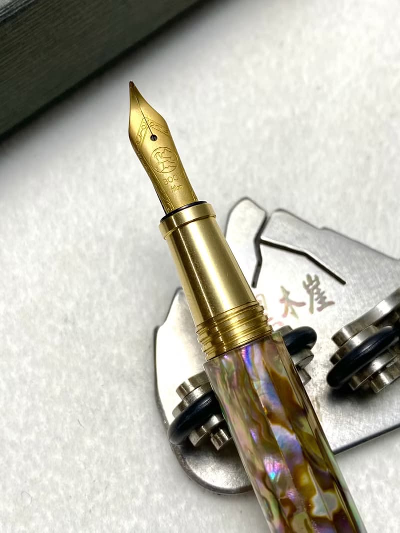 3952老山羊-噍吧哖 嚴選全鮑魚貝殼 原銅 金沙書法鈦尖鋼筆