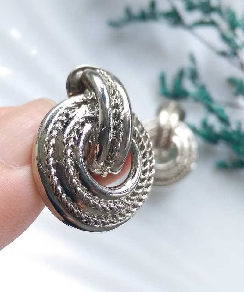 Vintage Jewelry 西洋古董飾品 KERISSA 銀色調 門環圈 夾式耳環