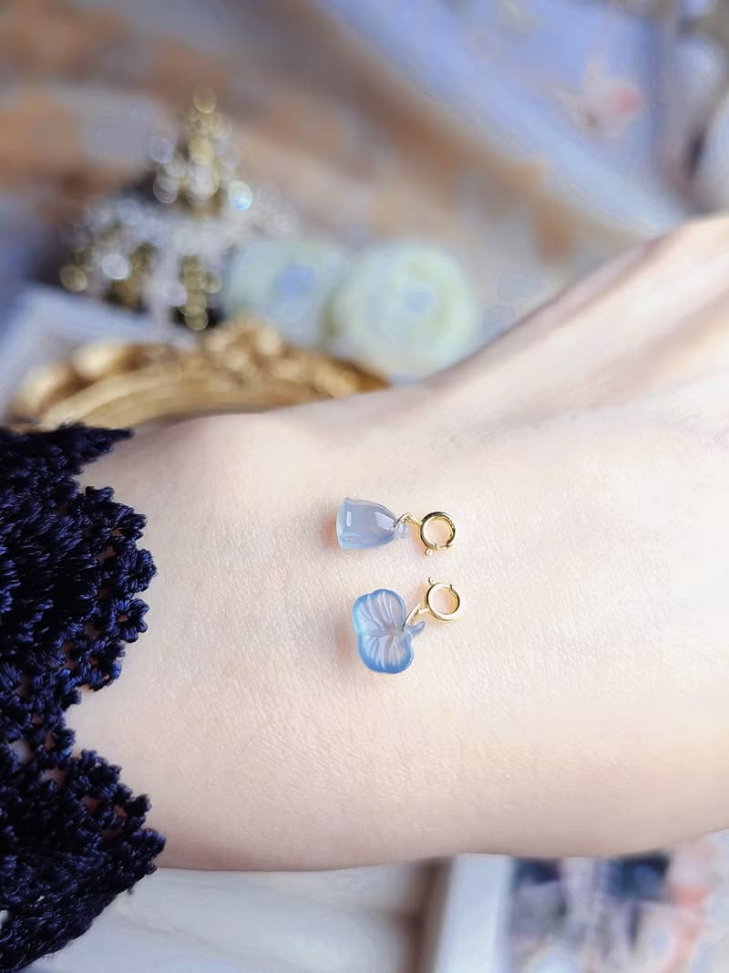 永恆幸運|18k金夢幻高冰玻藍蓮蓬•銀杏葉|A貨翡翠隨意扣
