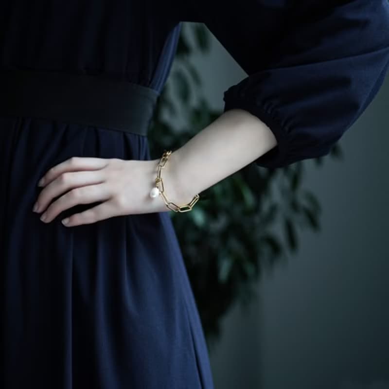 真珠外付け・サージカルステンレスのマンテルブレスレット　Bona