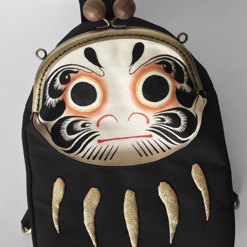 日本達摩肩背包 帆布包 胸包 黑色 口金包