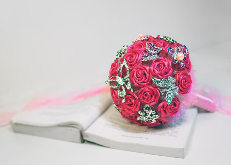 熱戀紅玫瑰 手工緞帶水鑽花束 捧花 (情人禮物 情人節禮盒)