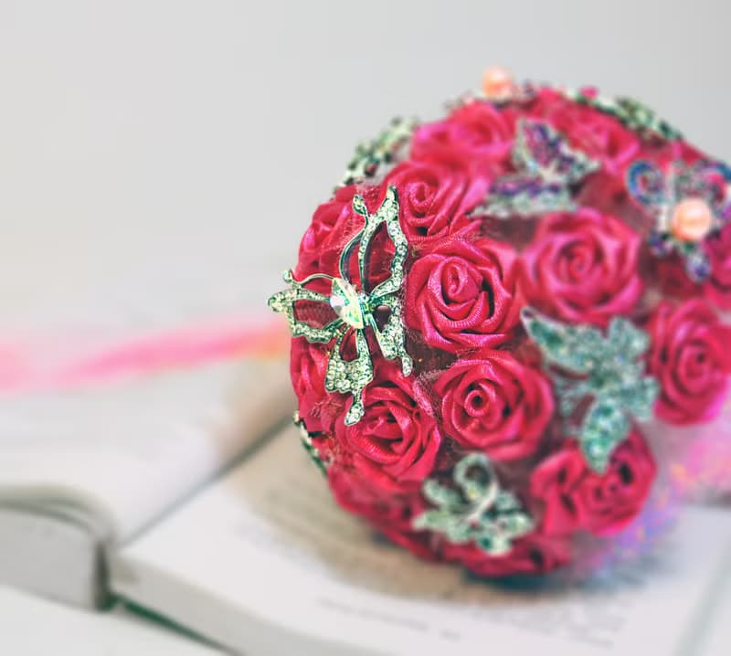 熱戀紅玫瑰 手工緞帶水鑽花束 捧花 (情人禮物 情人節禮盒)