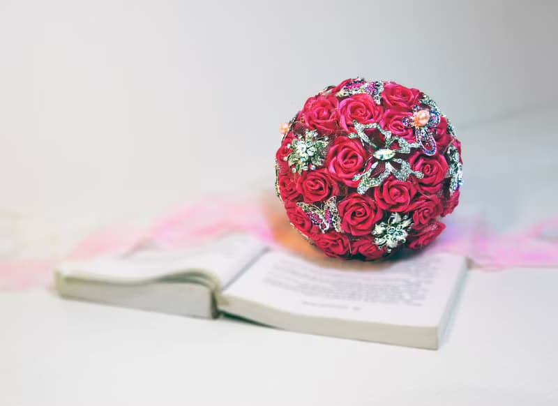 熱戀紅玫瑰 手工緞帶水鑽花束 捧花 (情人禮物 情人節禮盒)