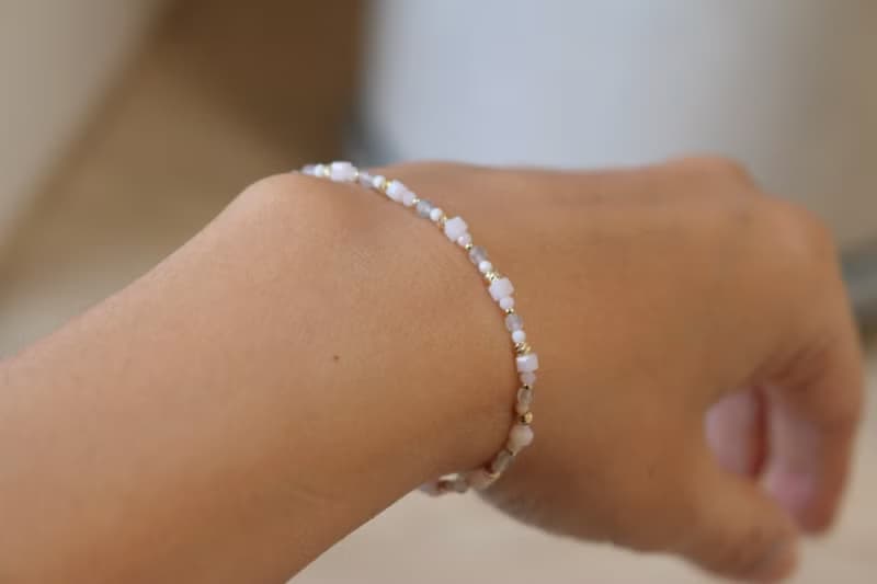 手環 十月誕生石 蛋白石 水晶 天然石 - under the rose -