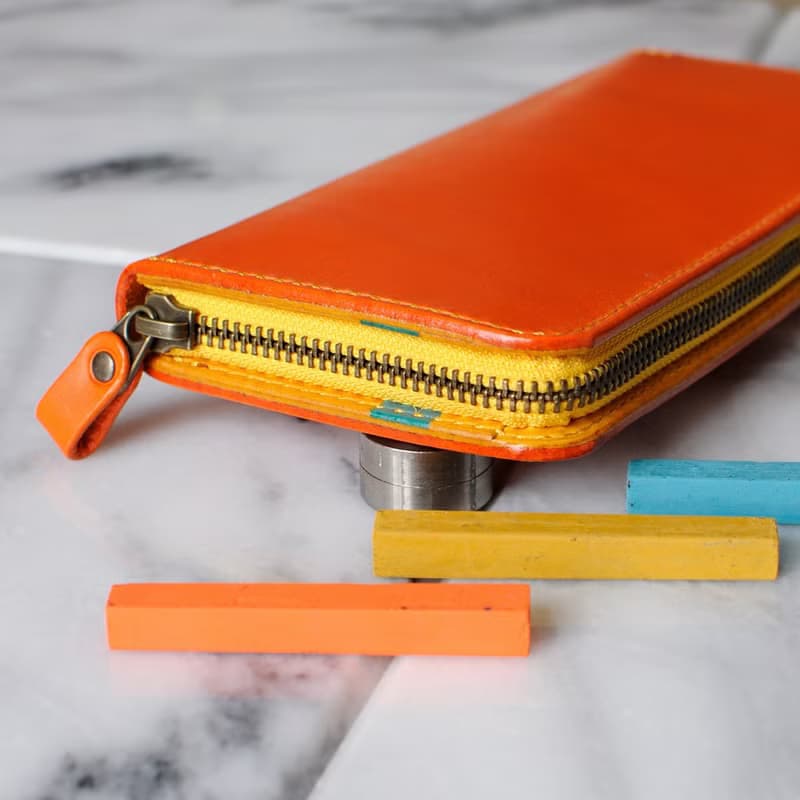 収納性抜群のラウンドファスナー長財布　No.6　ブッテーロ