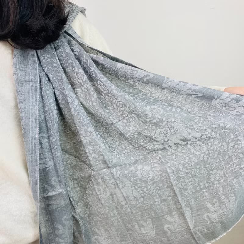 【換季特賣】百搭灰色100% Cashmere輕薄款圍巾 商品售出概不退貨