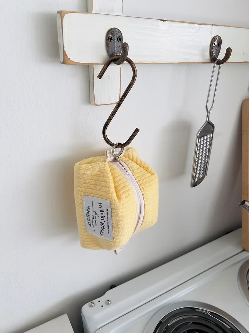 terry corduroy pouch S_milky yellow
