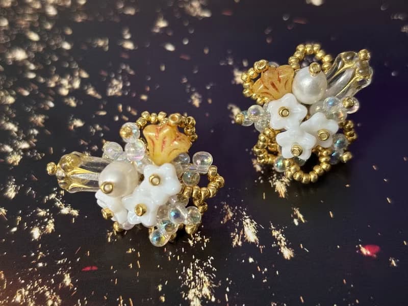 串珠花叢耳釘 原創手作耳飾 串珠花朵耳環