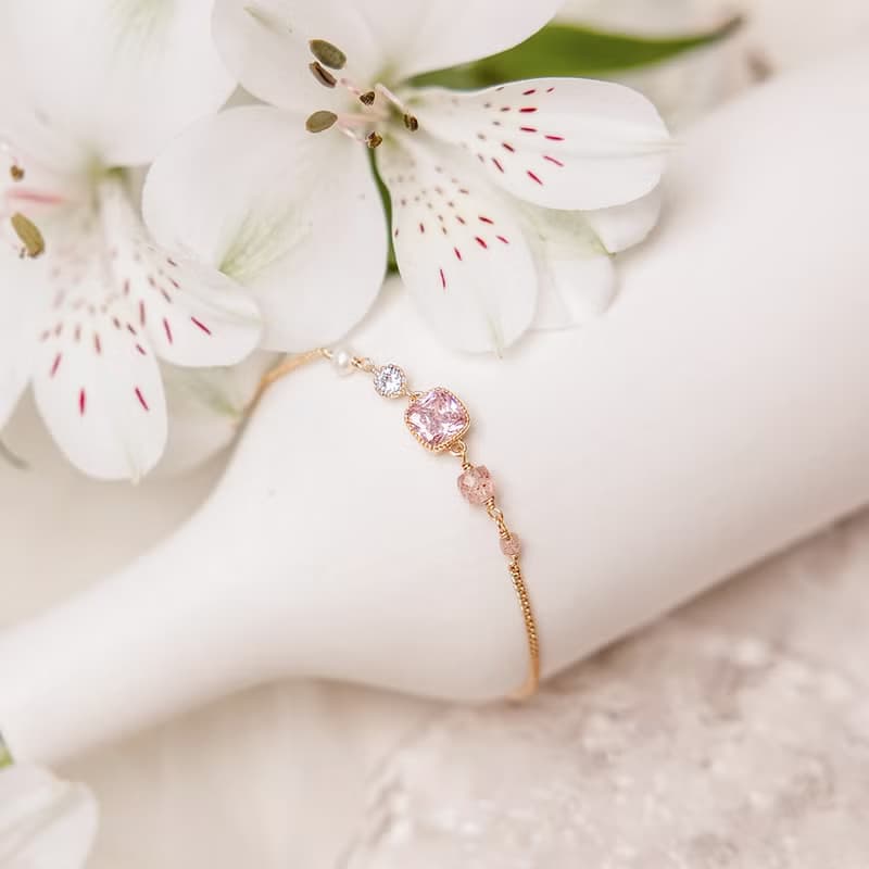 桃花 x 草莓晶 珍珠 鋯石 黃銅鍍18K金【莉莉安 • 破曉】手鍊