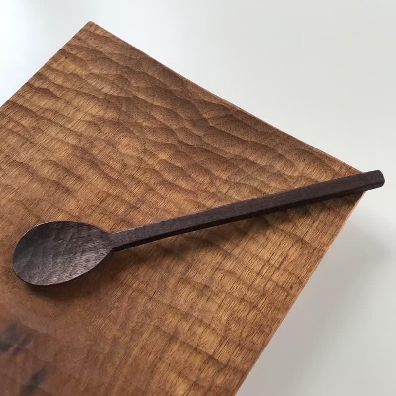 ブラックウォルナットの鋸目のスカレープーン