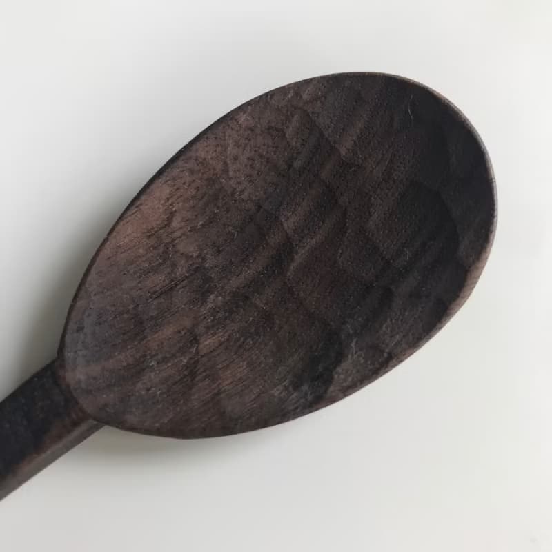 ブラックウォルナットの鋸目のスカレープーン