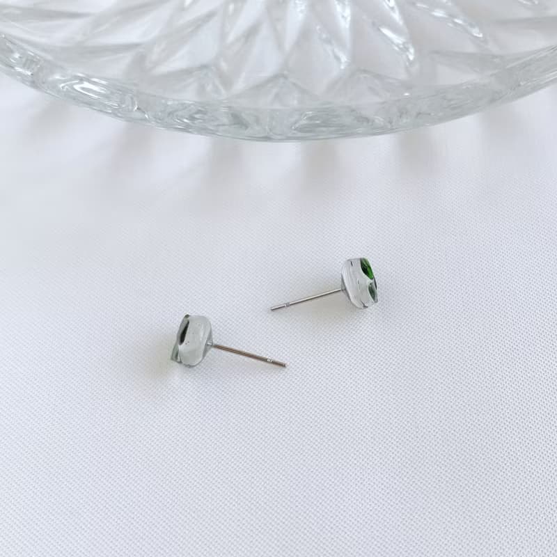 隨性。天然石 綠磷灰 綠碧玉 黑曜石 貼耳耳環 抗敏耳針耳夾 招財