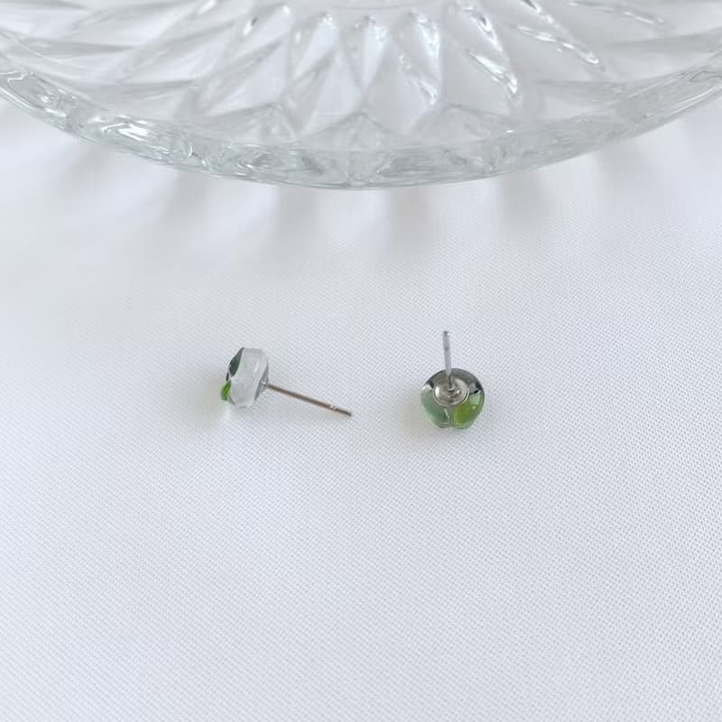 隨性。天然石 綠磷灰 綠碧玉 黑曜石 貼耳耳環 抗敏耳針耳夾 招財