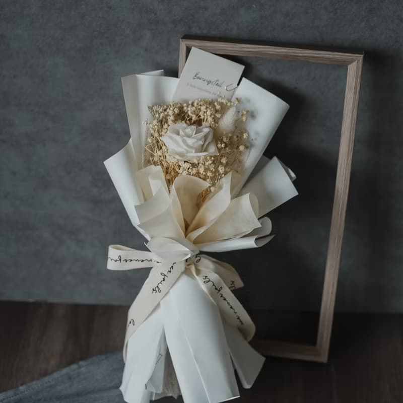/小型永生花束/ 皎月額吻•雪白 情人節禮物 生日禮物 永生花禮