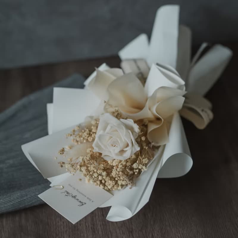 /小型永生花束/ 皎月額吻•雪白 情人節禮物 生日禮物 永生花禮