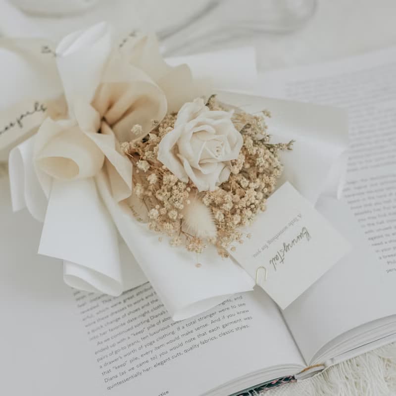 /小型永生花束/ 皎月額吻•雪白 情人節禮物 生日禮物 永生花禮