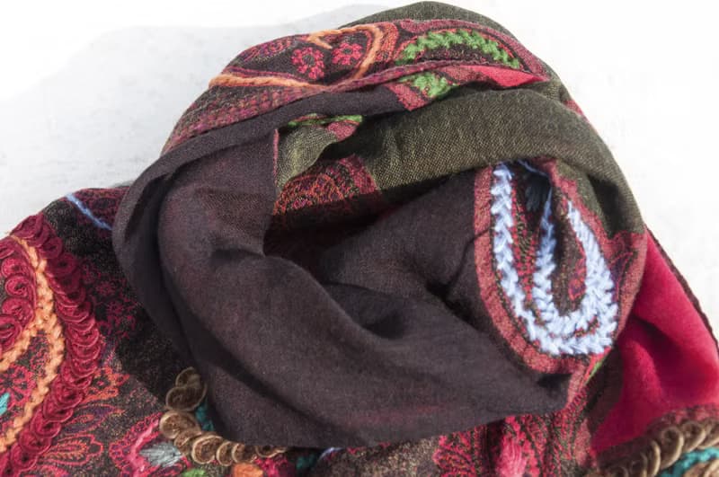 羊絨毯刺繡羊毛披肩/針織圍巾/刺繡圍巾/羊絨披巾/喀什米爾Cashmere 聖誕禮物 情人節禮物 交換禮物 生日禮物-花