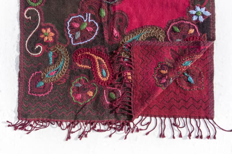羊絨毯刺繡羊毛披肩/針織圍巾/刺繡圍巾/羊絨披巾/喀什米爾Cashmere 聖誕禮物 情人節禮物 交換禮物 生日禮物-花