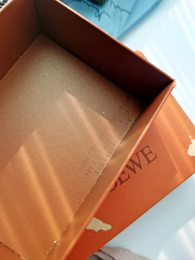 閒置品連盒 Loewe 方塊小收納包 錢包零錢夾 零錢包散銀包 散紙包