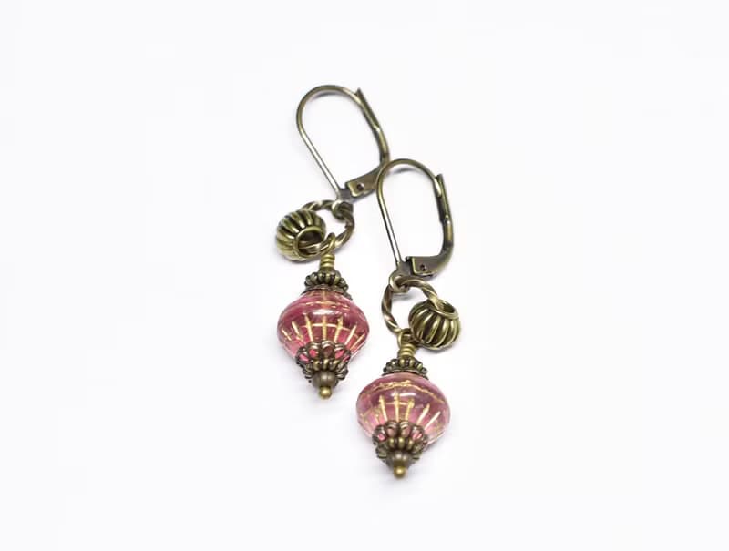 桜色ドイツヴィンテージビーズのリングピアス