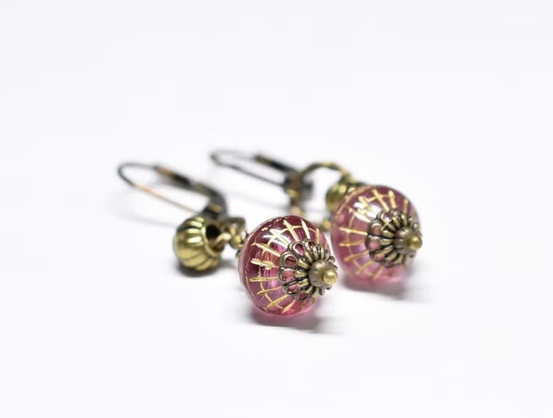 桜色ドイツヴィンテージビーズのリングピアス