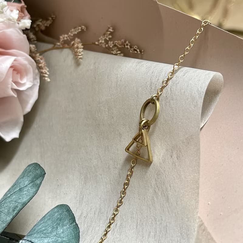 老林雜貨 | 鏤空黃銅三角手鍊