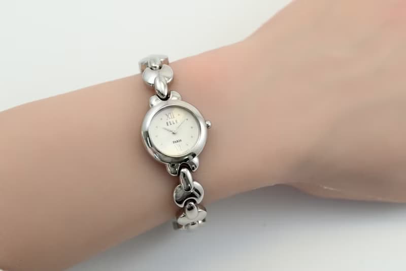 ELLE PARIS エル 女性用腕時計 クォーツ ホワイト文字盤 シンプルで上品 ブレスレット シルバー 手錶 古董錶 復古手錶