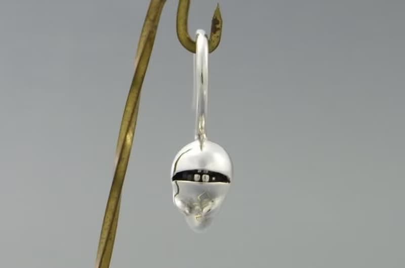 anti smile ghost earring (s_m-O.19) ( 不高兴 情绪不好 幽灵 鬼 鬼魂 亡魂 灵魂 銀 穿孔耳环 )