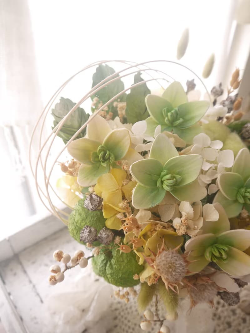 夏末.寧靜綠色系索拉花.乾燥花.手工花器.生日.開幕最佳首選.