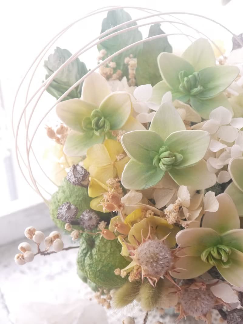 夏末.寧靜綠色系索拉花.乾燥花.手工花器.生日.開幕最佳首選.