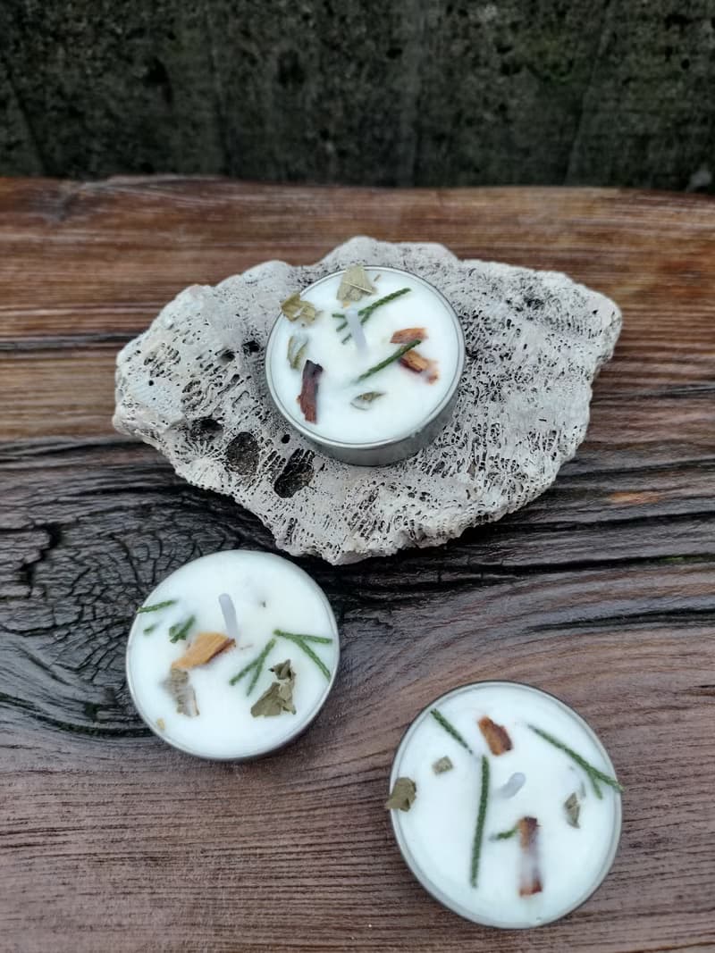 淨深木--純精油天然花草手工蠟燭