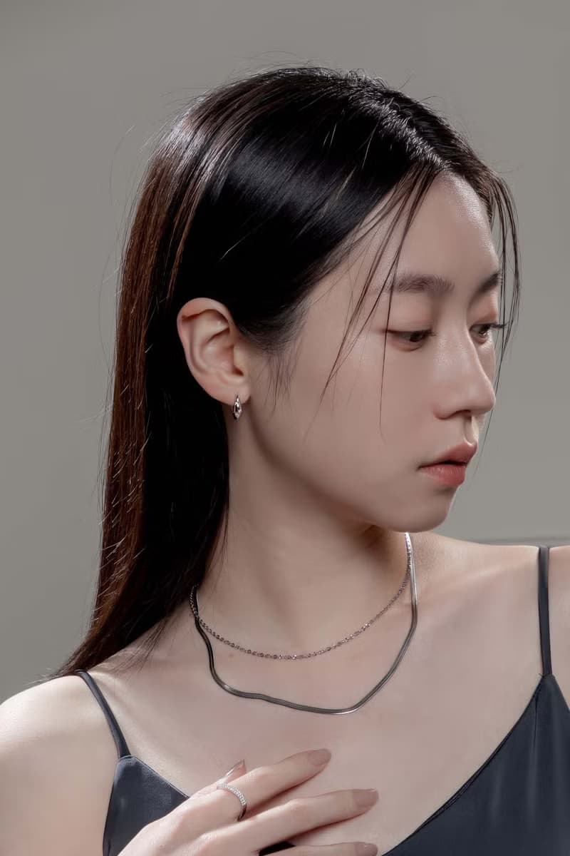 星塵。鑲鑽易扣耳環
